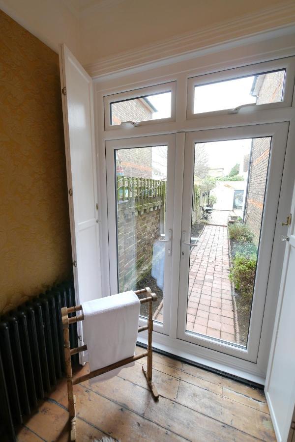 וורטינג Quirky Spacious Ground Floor Victorian Garden Flat מראה חיצוני תמונה